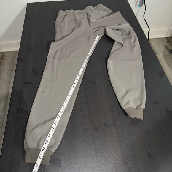 Lululemon Women’s On the Fly Jogger 28" - Picture 9 of 9
